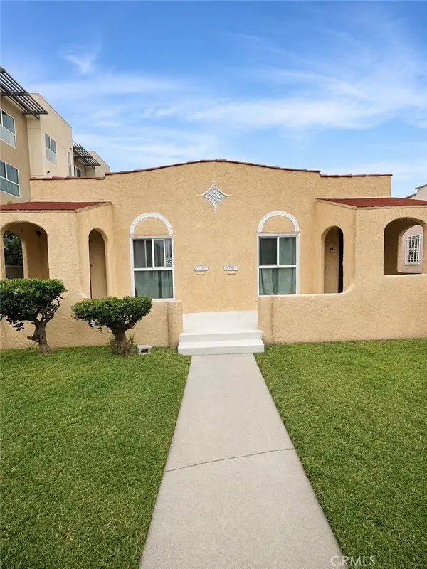 8701 Menlo, Los Angeles, CA 90044