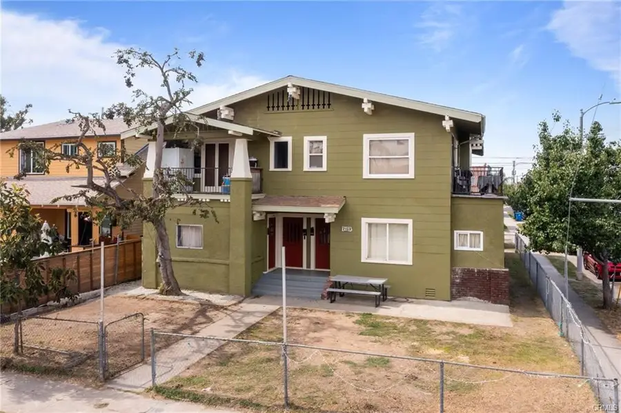 2103 3rd Avenue, Los Angeles, CA 90018 - #2