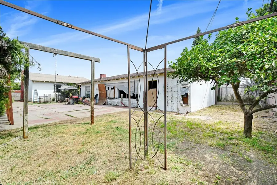 1122 W 124th Street, Los Angeles, CA 90044 - #3