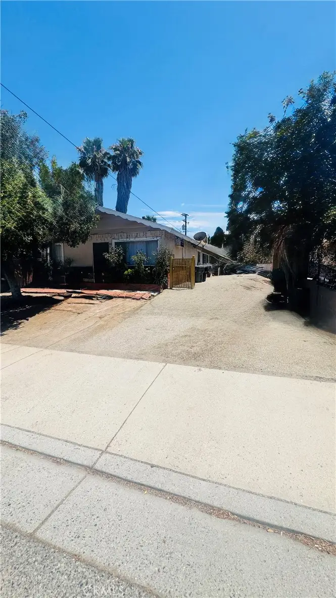 1106 E 7th, Corona, CA 92879 - #1