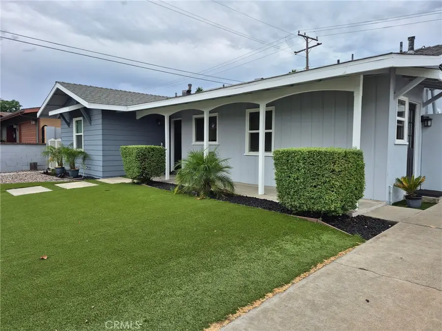 6831 Park Ave, Rialto, CA 92376 - #2