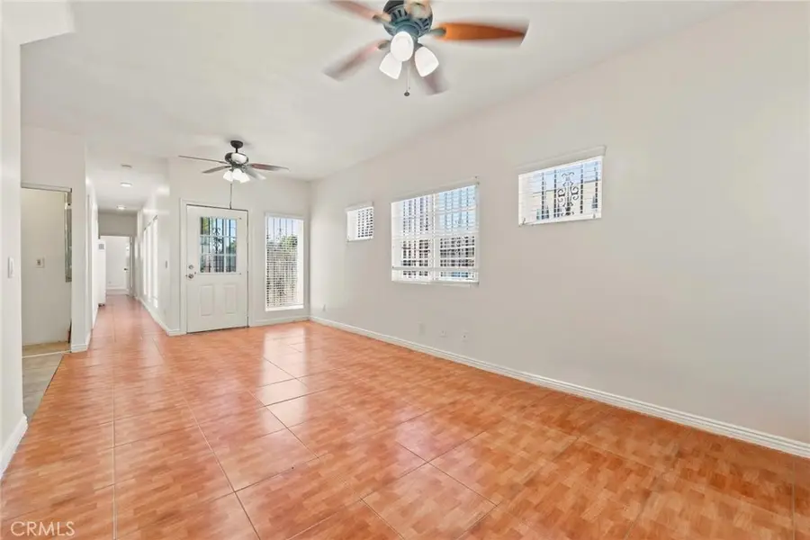 10601 S Main, Los Angeles, CA 90003 - #3