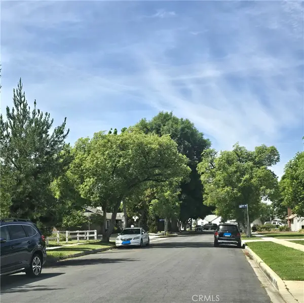 17500 Arminta, Northridge, CA 91325