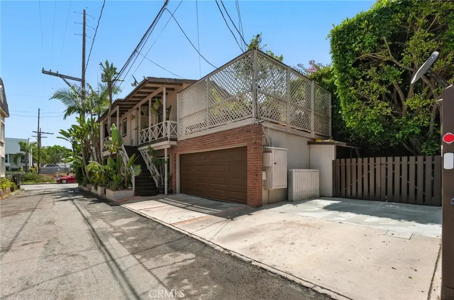 3315 Strongs Drive, Los Angeles, CA 90292 - #3