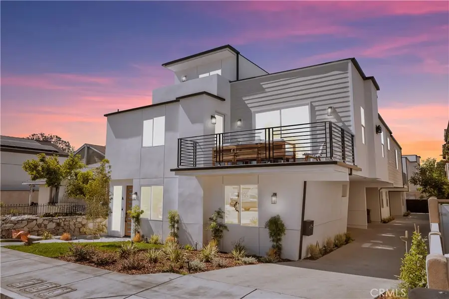 2405 Mathews Avenue #C, Redondo Beach, CA 90278 - Image #2