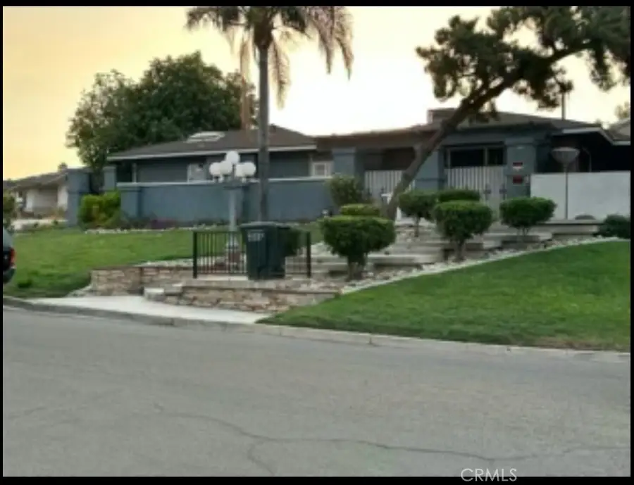 2708 College Avenue, Bakersfield, CA 93306 - Image #2
