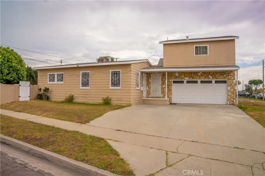 500 S Clymar Avenue, Compton, CA 90220 - Image #1