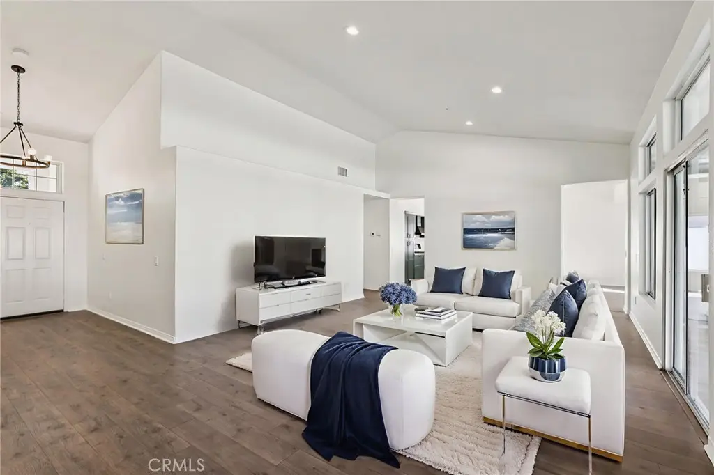 6233 Penfield Avenue, Woodland Hills, CA 91367 - Image #1