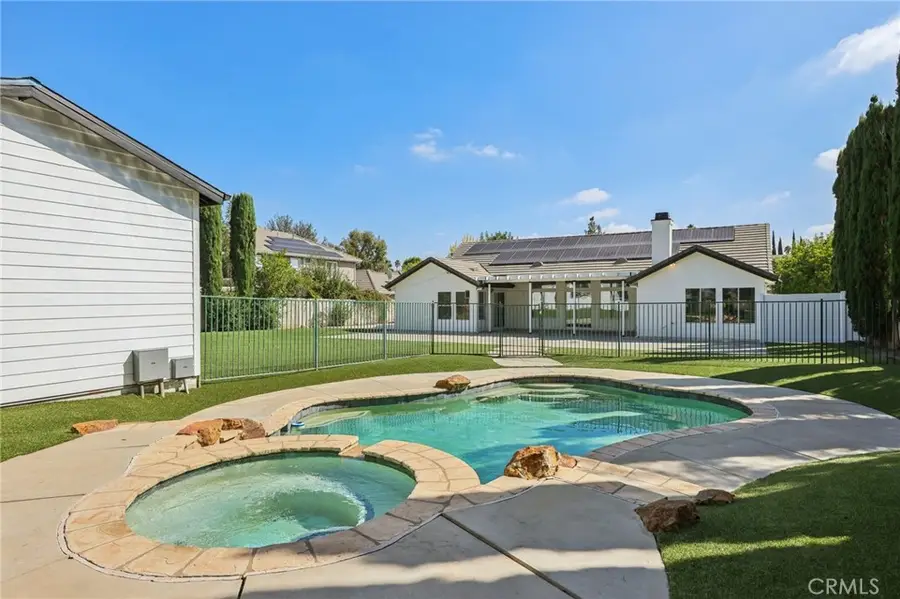 6233 Penfield Avenue, Woodland Hills, CA 91367 - Image #3