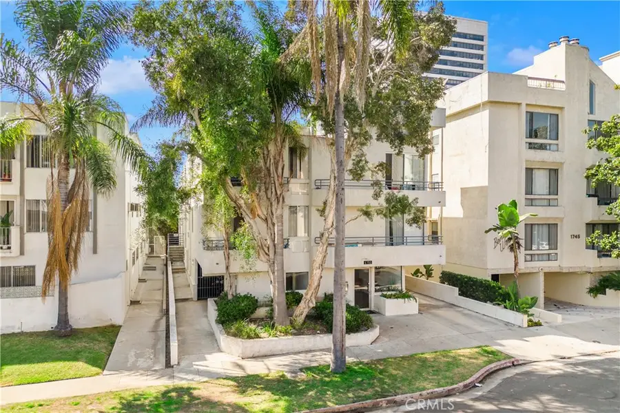 1751 S Bentley Ave, Los Angeles, CA 90025 - Image #2