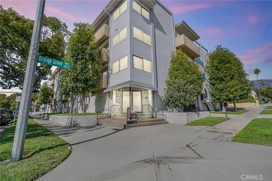 601 E Orange Grove #106, Burbank, CA 91501 - Image #2