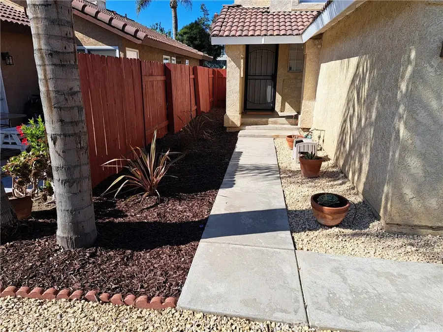 11346 Oak Knoll Drive, Fontana, CA 92337 - Image #2