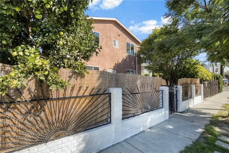 1045 E 20th Street, Los Angeles, CA 90011 - Image #2