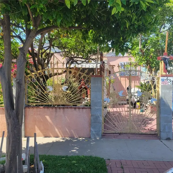 433 E 74th Street, Los Angeles, CA 90003