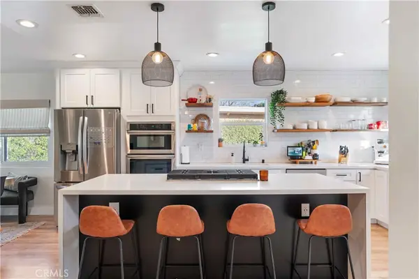 5824 Compass Drive, Los Angeles, CA 90045