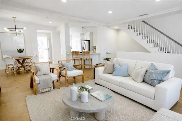 213 Aviation Place, Manhattan Beach, CA 90266