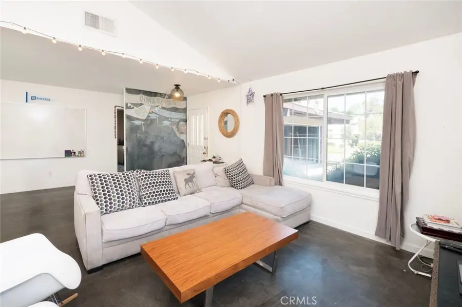 5015 Pearblossom, Riverside, CA 92507 - #2