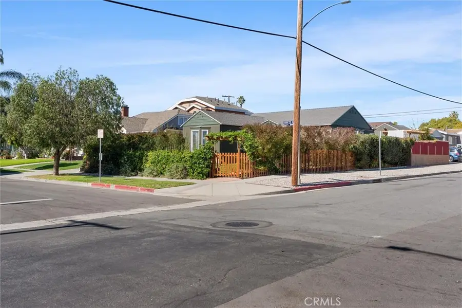 3903 W 59th Place, Los Angeles, CA 90043 - #3