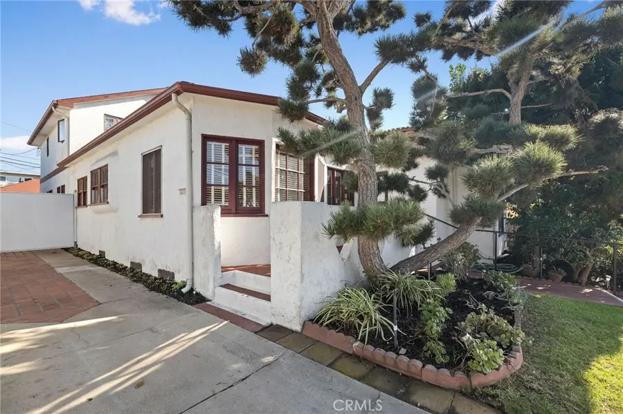 704 Elvira Avenue, Redondo Beach, CA 90277 - #2
