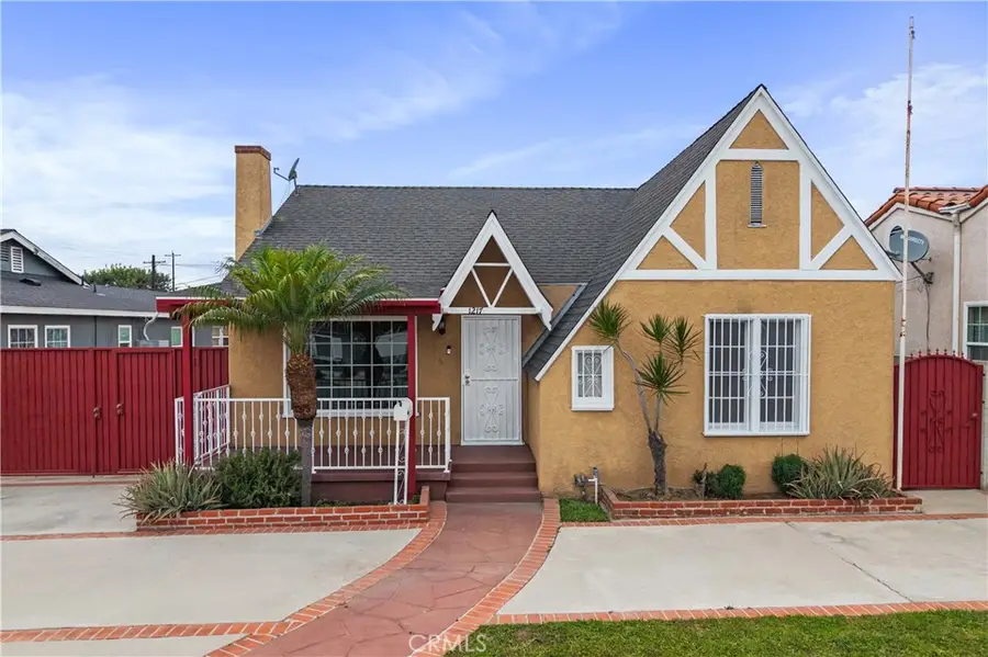 1217 Cary Avenue, Wilmington, CA 90744 - #2