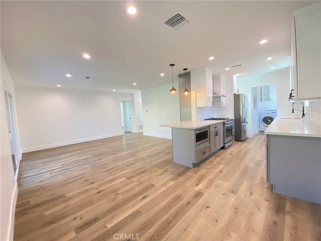 8045 Darby, Reseda, CA 91335 - #1