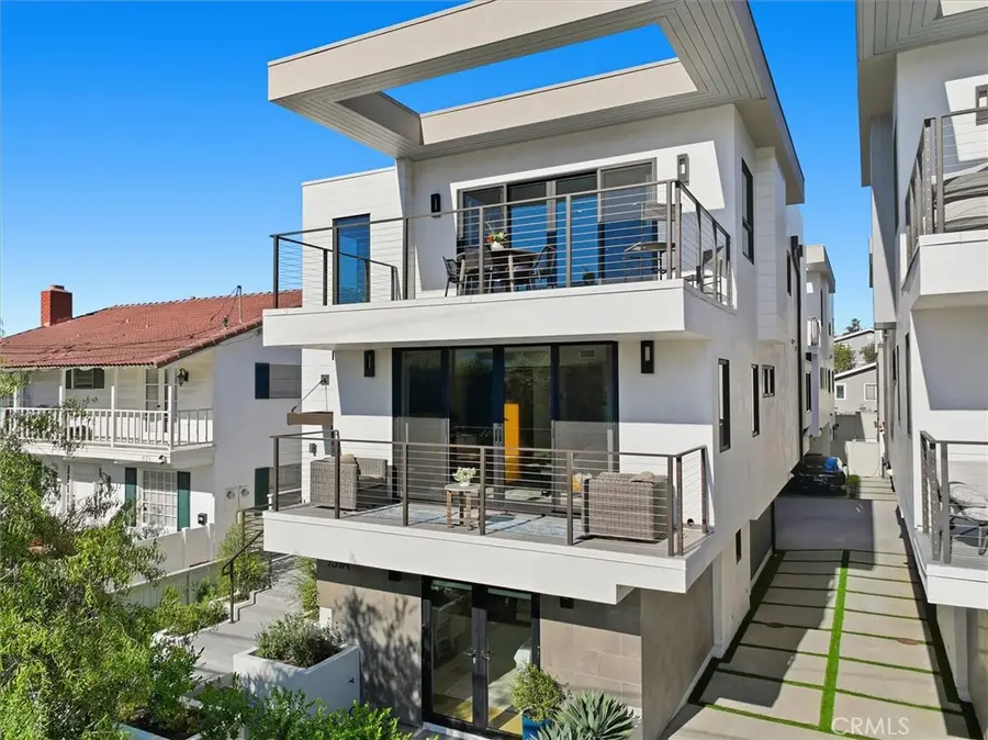 959 5th Street #A, Hermosa Beach, CA 90254 - #2