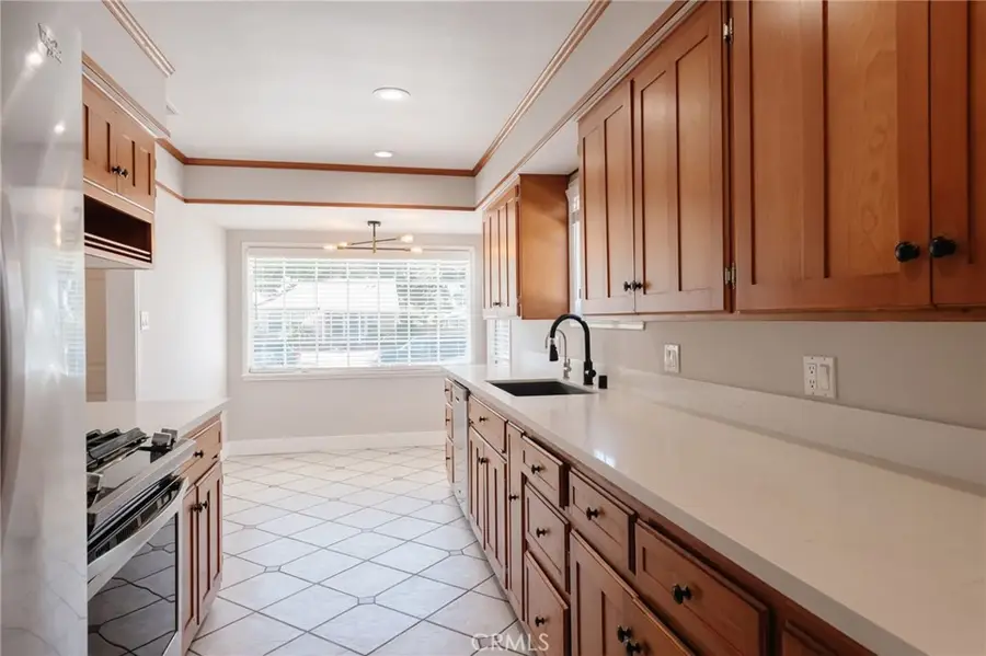 3651 W 147th Street, Hawthorne, CA 90250 - #2