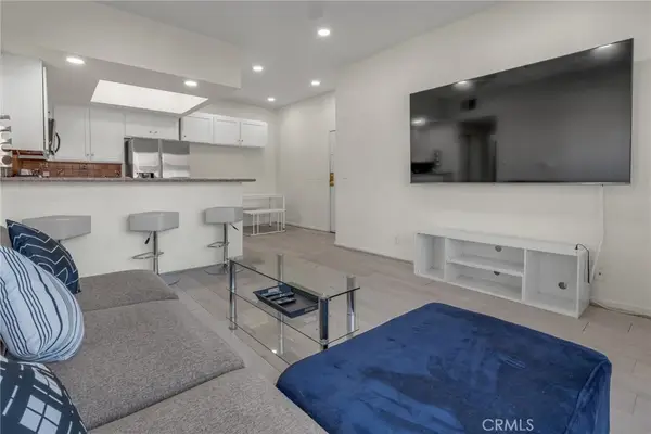 10943 Laurel Canyon #B9, San Fernando, CA 91340