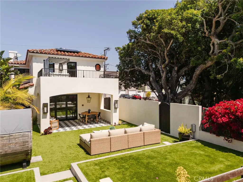 429 20th Street, Manhattan Beach, CA 90266 - #1