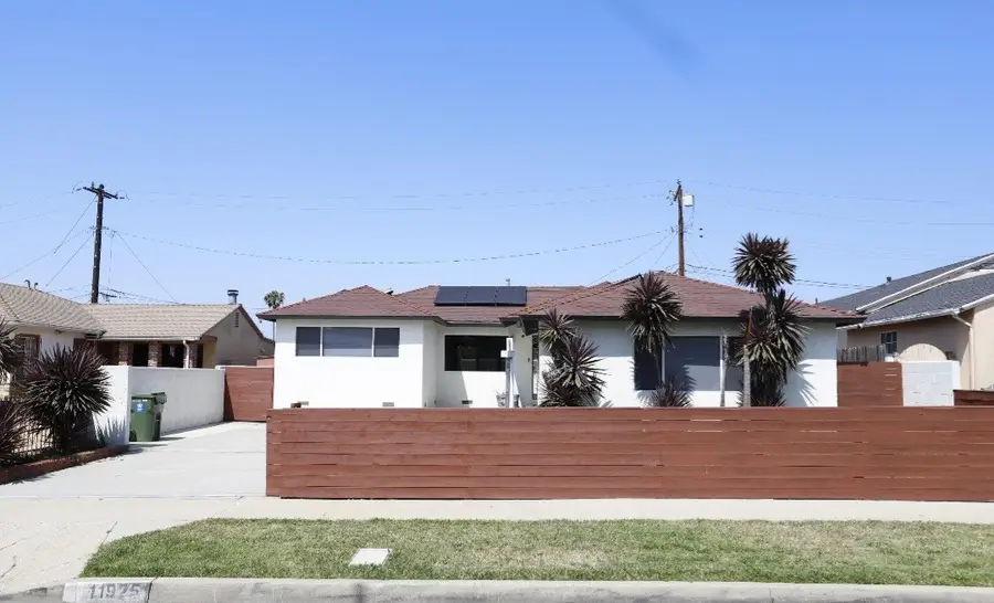 11925 Daleside Avenue, Hawthorne, CA 90250 - #2
