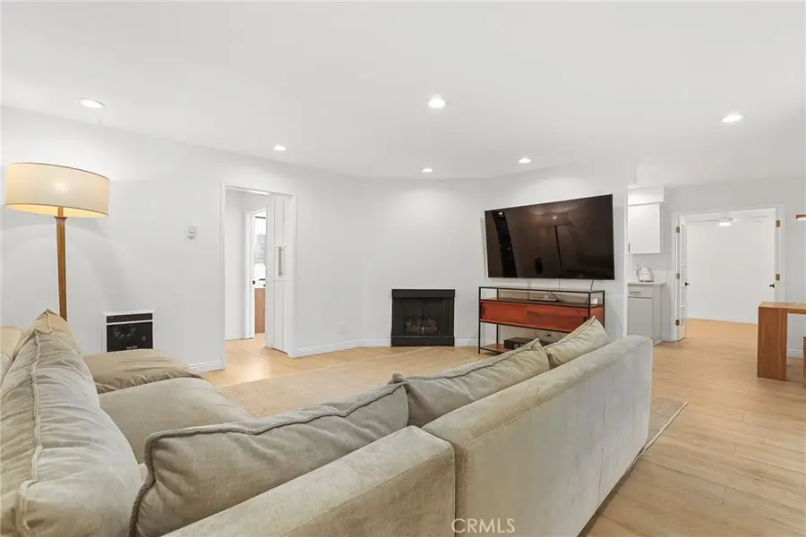 1228 14th Street #103, Santa Monica, CA 90404 - #2