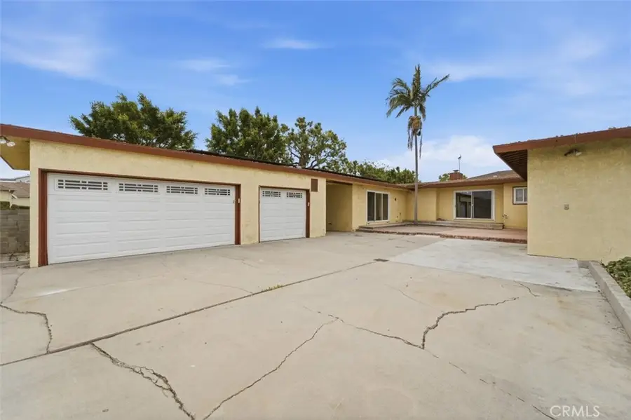 2401 W 102nd Street, Inglewood, CA 90303 - #2