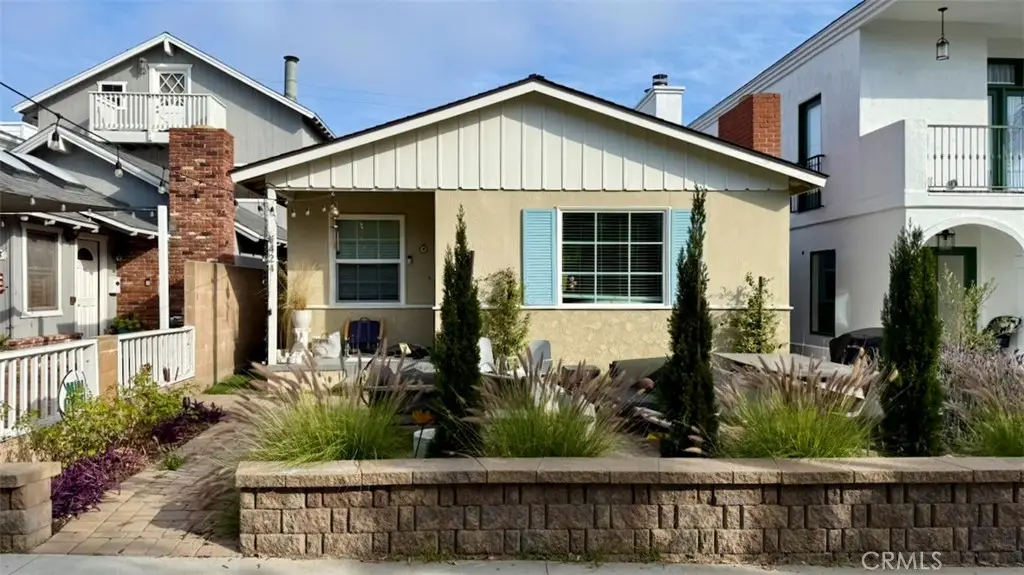 424 9th Street, Manhattan Beach, CA 90266 - #1