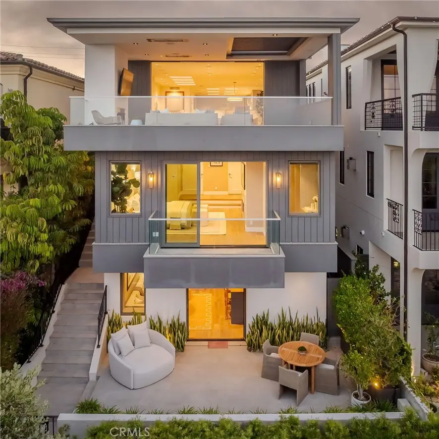 457 26th Street, Manhattan Beach, CA 90266 - #2