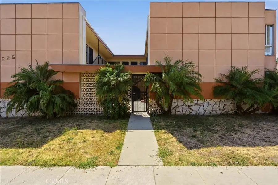 925 Larch, Inglewood, CA 90301 - #2