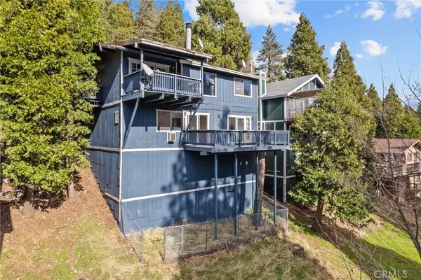 23771 Zuger Dr, Crestline, CA 92325