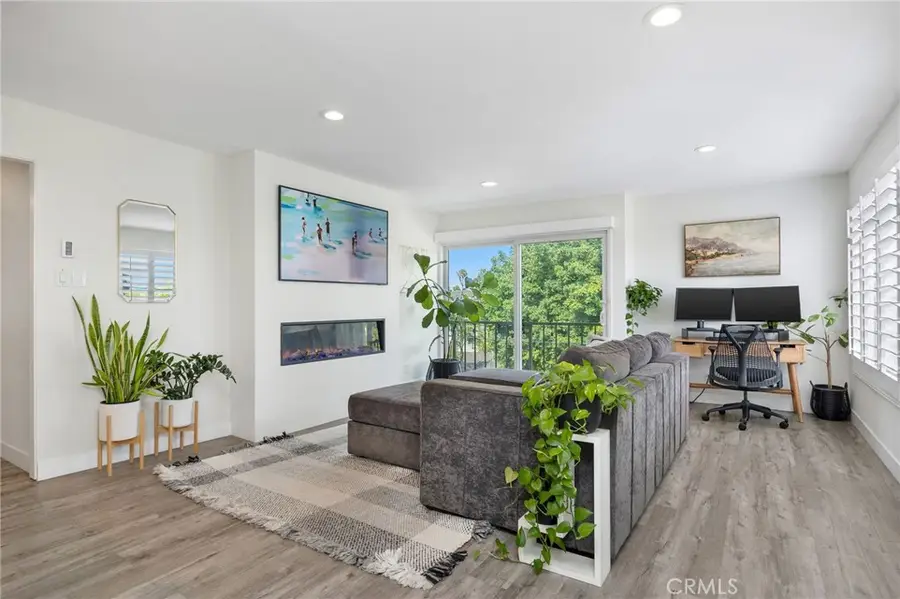 100 Loma Avenue #404, Long Beach, CA 90803 - #2