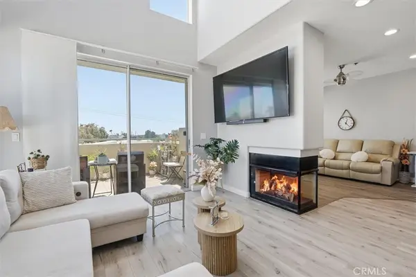 10790 Rose Avenue, Los Angeles, CA 90034