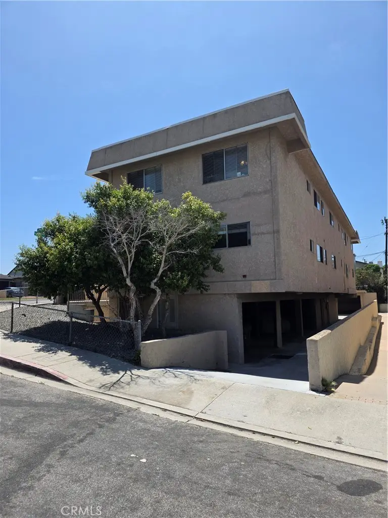 2409 Inglewood Ave., Redondo Beach, CA 90278 - #3