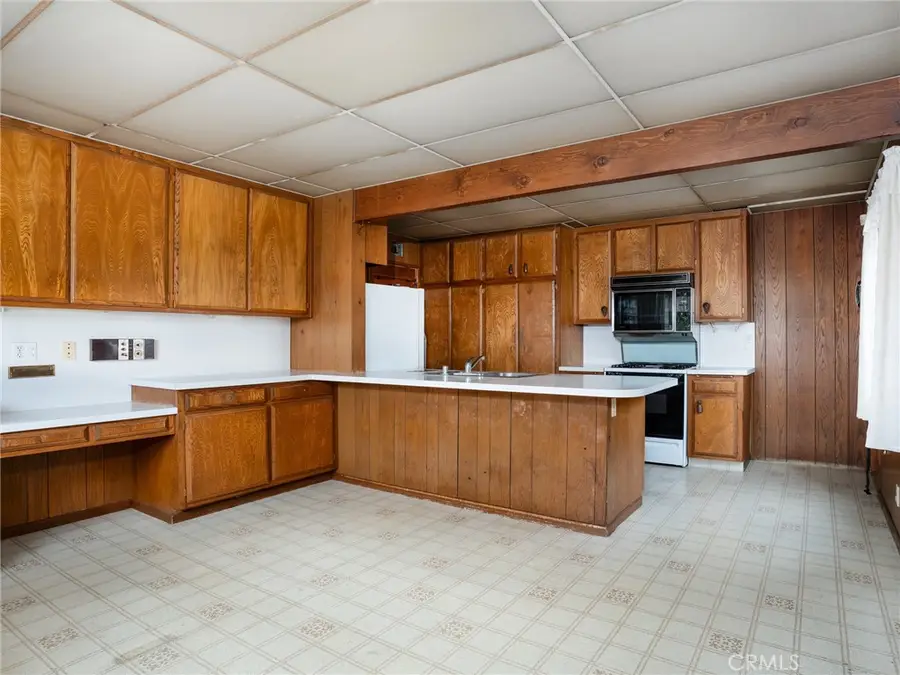 18325 Patronella Avenue, Torrance, CA 90504 - #2