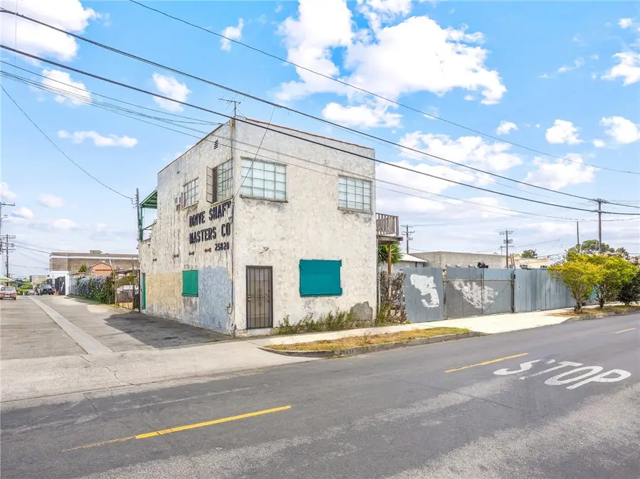 25828 President, Harbor City, CA 90710 - #2
