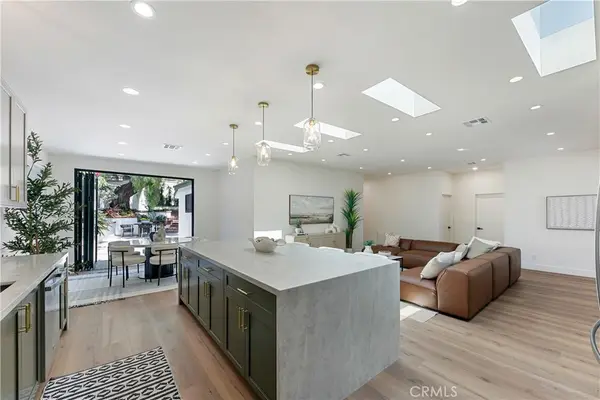 2171 W 26th Place, Los Angeles, CA 90018