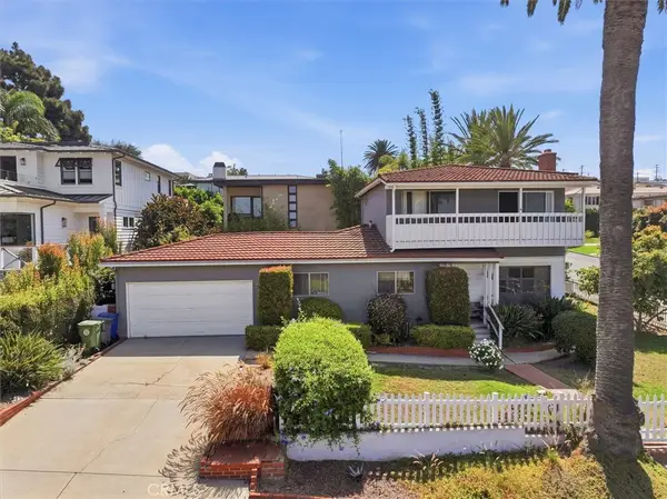 214 S Poinsettia Avenue, Manhattan Beach, CA 90266