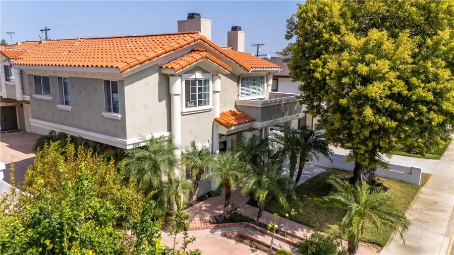 2209 Robinson St #A, Redondo Beach, CA 90278 - #3