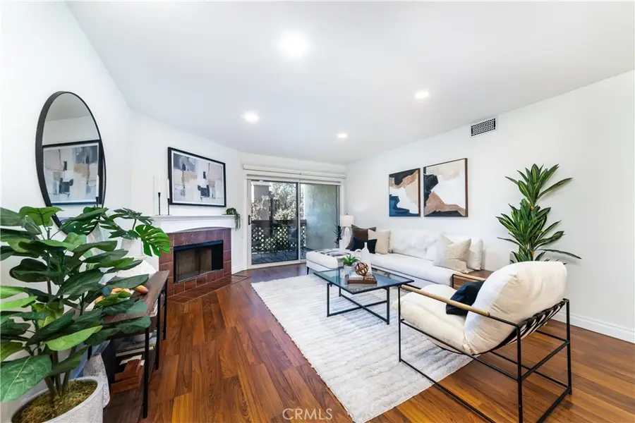 950 Main #202, El Segundo, CA 90245 - #2
