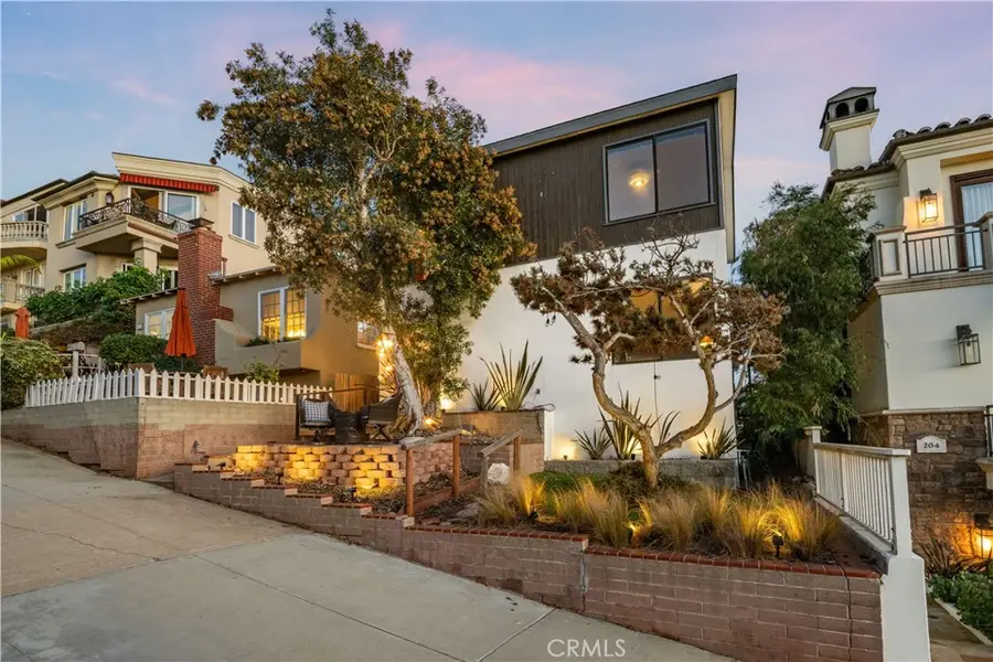 208 19th Street, Manhattan Beach, CA 90266 - #3