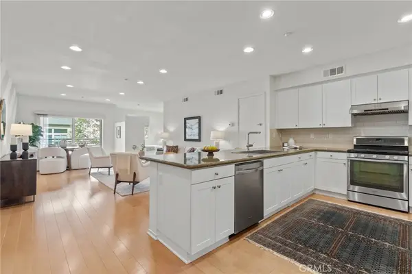 5530 Strand #201, Hawthorne, CA 90250