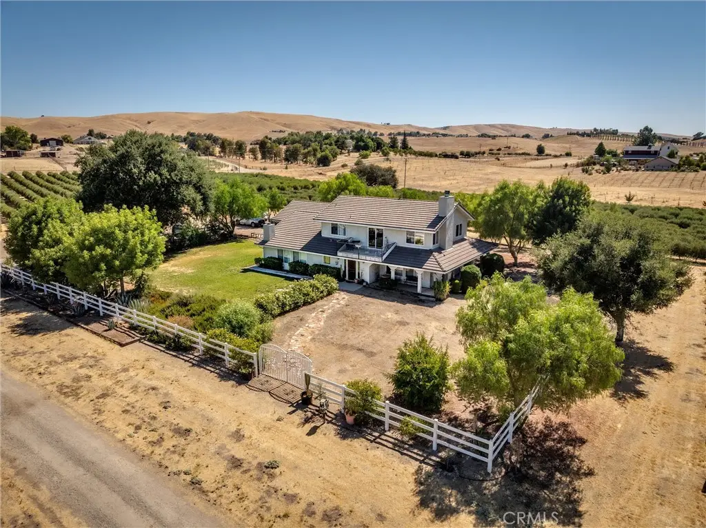 5055 Rancho La Loma Linda Drive, Paso Robles, CA 93446 - #1