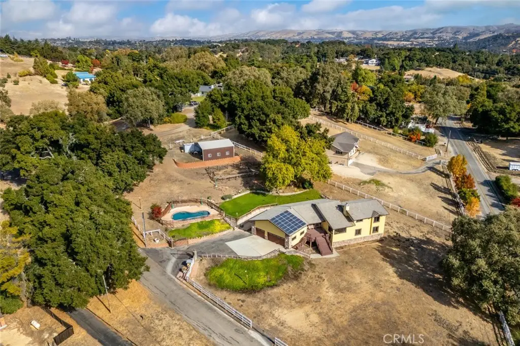 9170 Santa Lucia Road, Atascadero, CA 93422 - Image #1