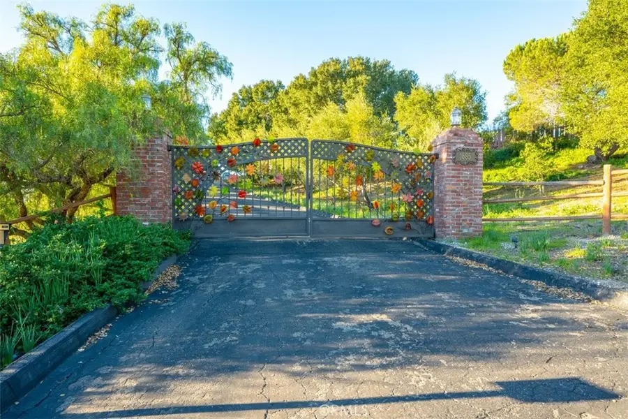 1685 Corbett Highlands Place, Arroyo Grande, CA 93420 - Image #2